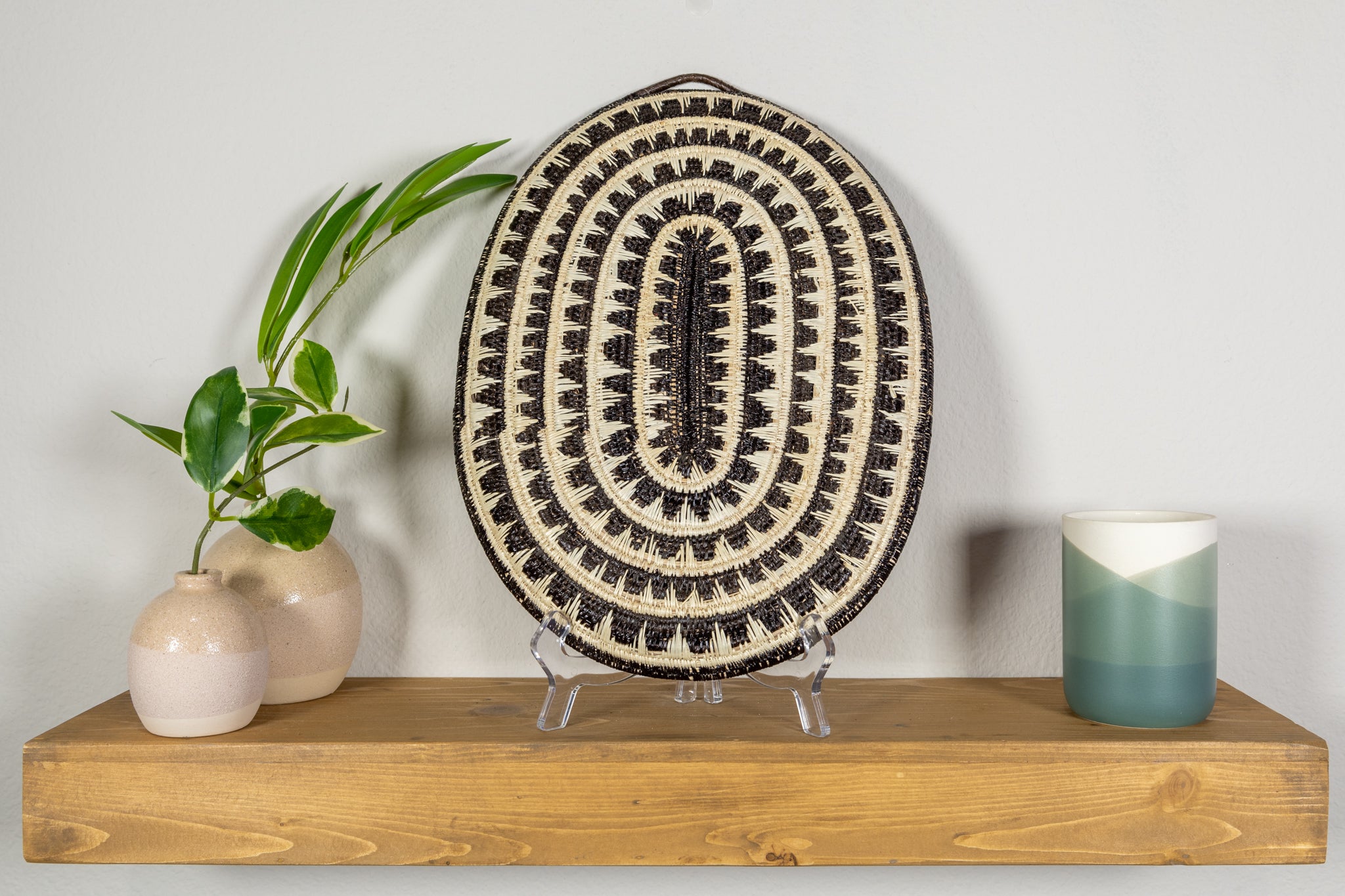 Black and White Oval-Shaped Basket Plate