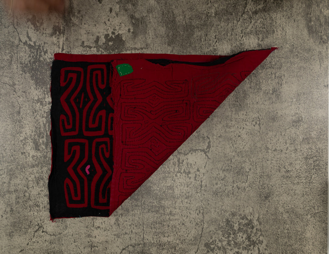 Black And Red Classic Design Mola