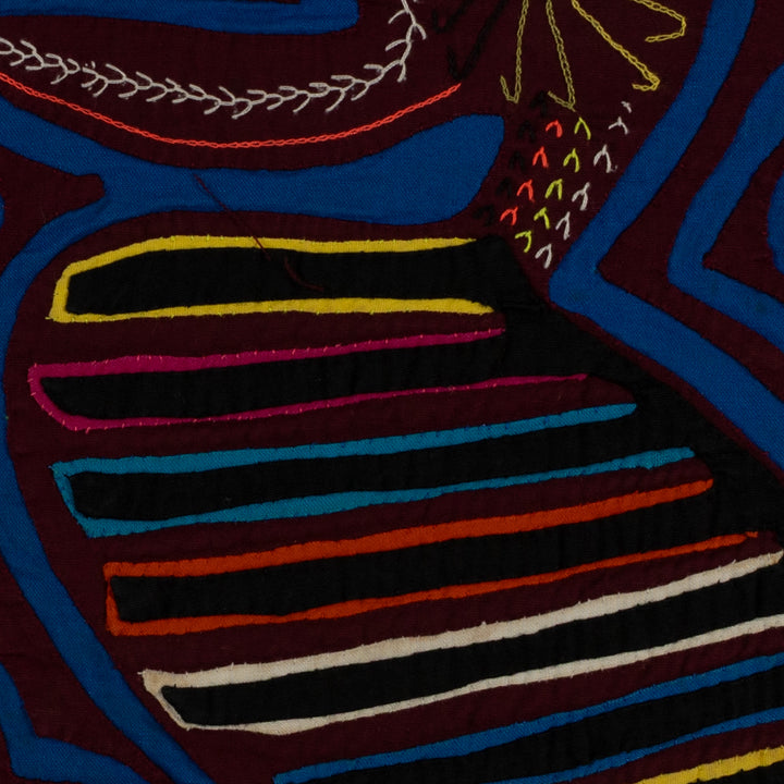 Maroon And Blue Squawking Bird Mola