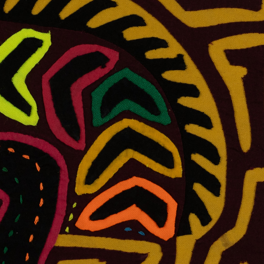 Burgundy And Gold Iguana Lizard Reptile Mola