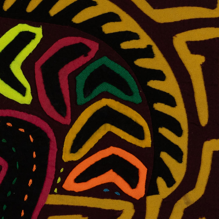 Burgundy And Gold Iguana Lizard Reptile Mola