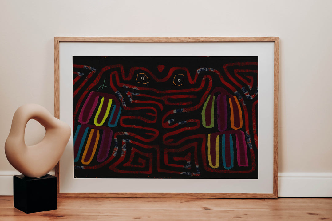 Vintage Black And Red Optical Illusion Frog Mola