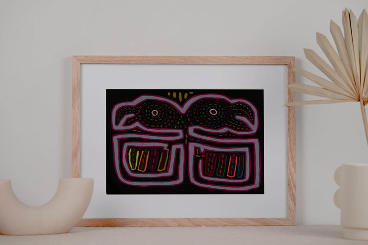 Black Red And Blue Optical Illusion Bird Mola