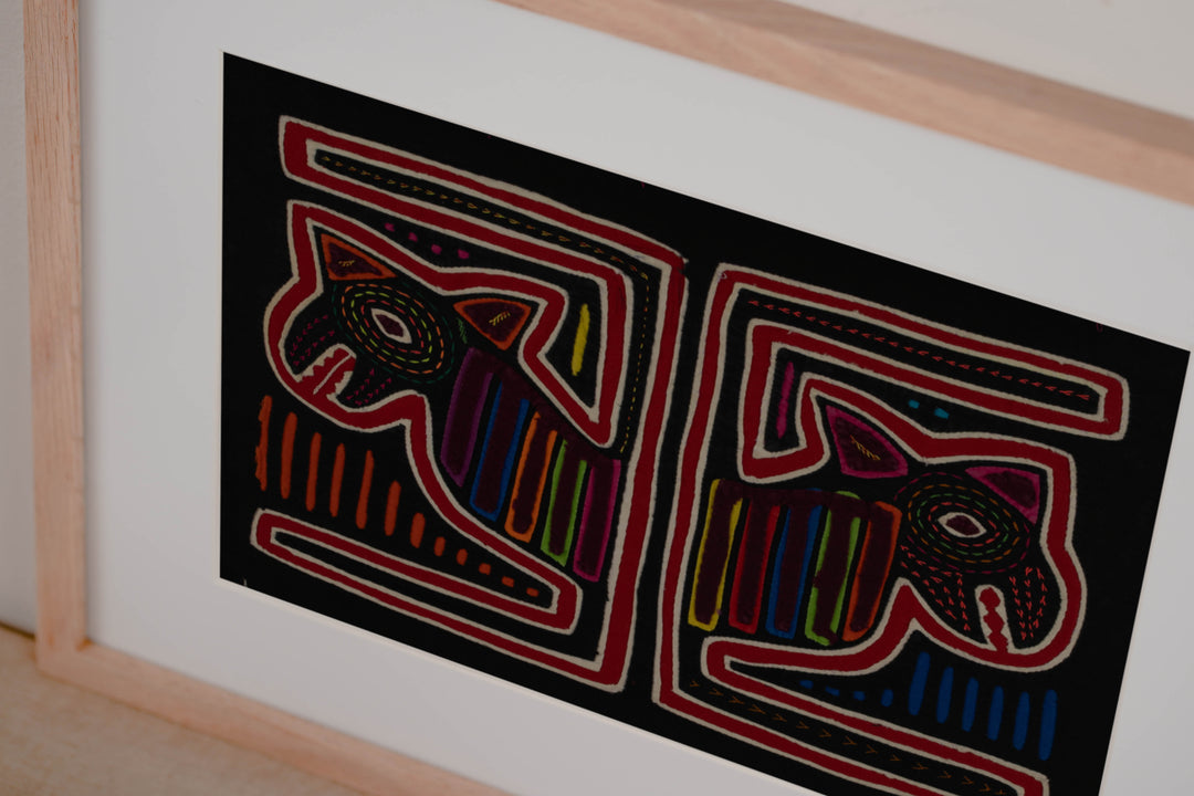 Classic Black Red And White Puppy Dog Mola