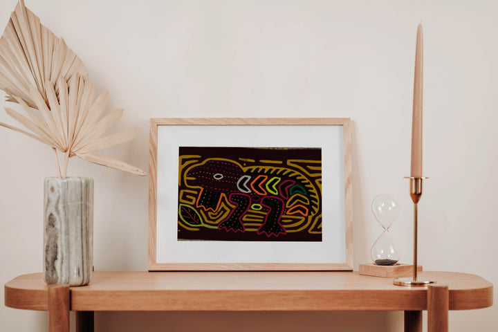 Burgundy And Gold Iguana Lizard Reptile Mola