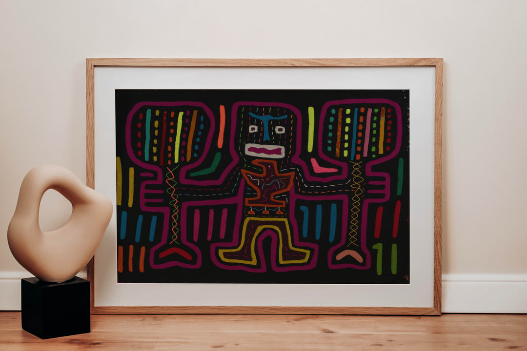 Classic Black And Purple Cayuco Paddle Man Mola