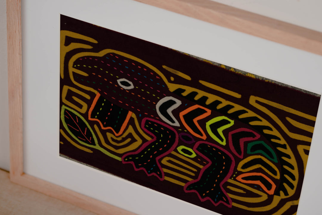 Burgundy And Gold Iguana Lizard Reptile Mola