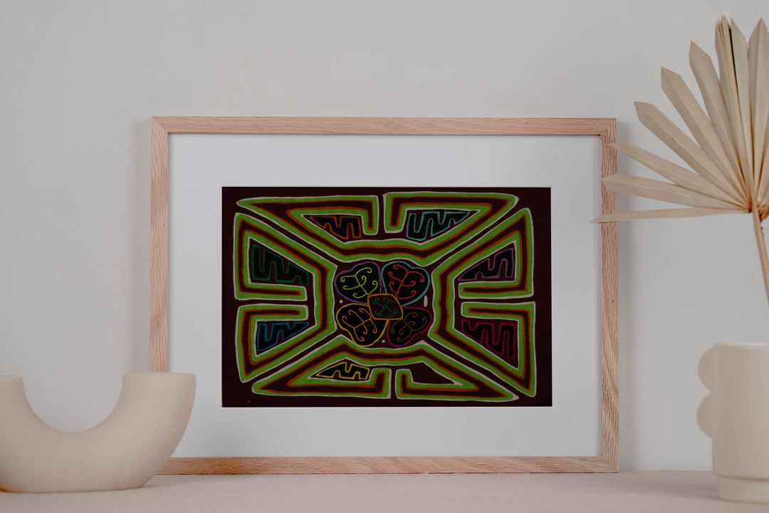 Classic Burgundy And Green Floral Flower Mola