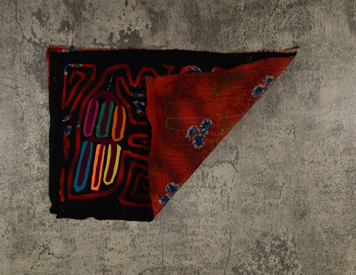 Vintage Black And Red Optical Illusion Frog Mola