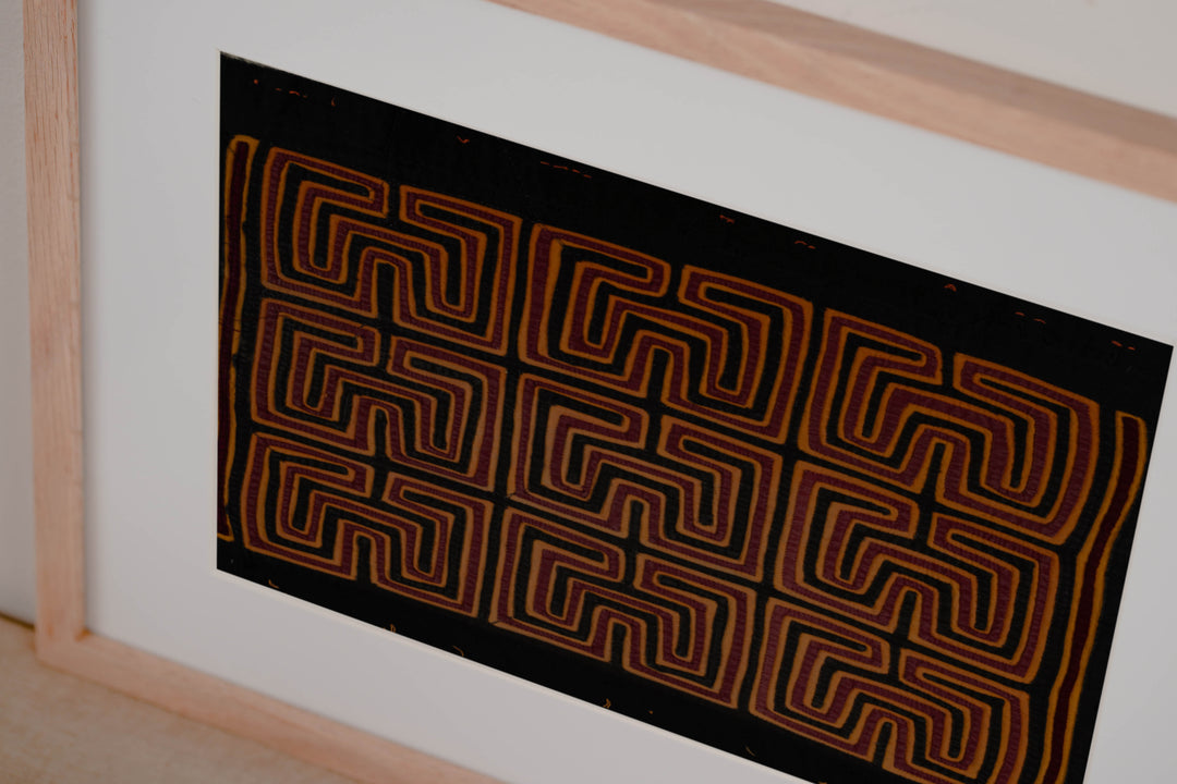 Black And Orange Classic Design Mola