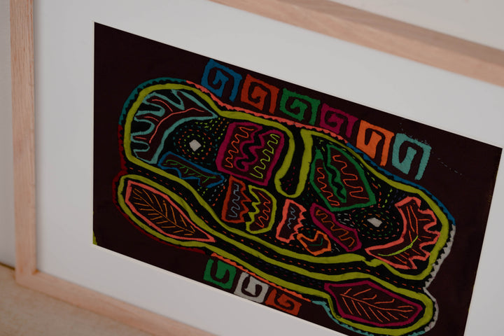 Rainbow Colors Jungle Parrot Bird Mola