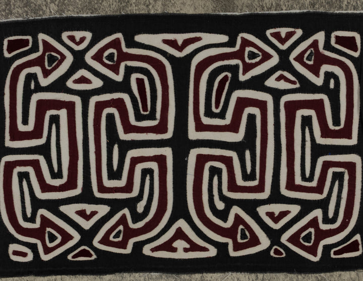 Black White And Red Optical Illusion Mola