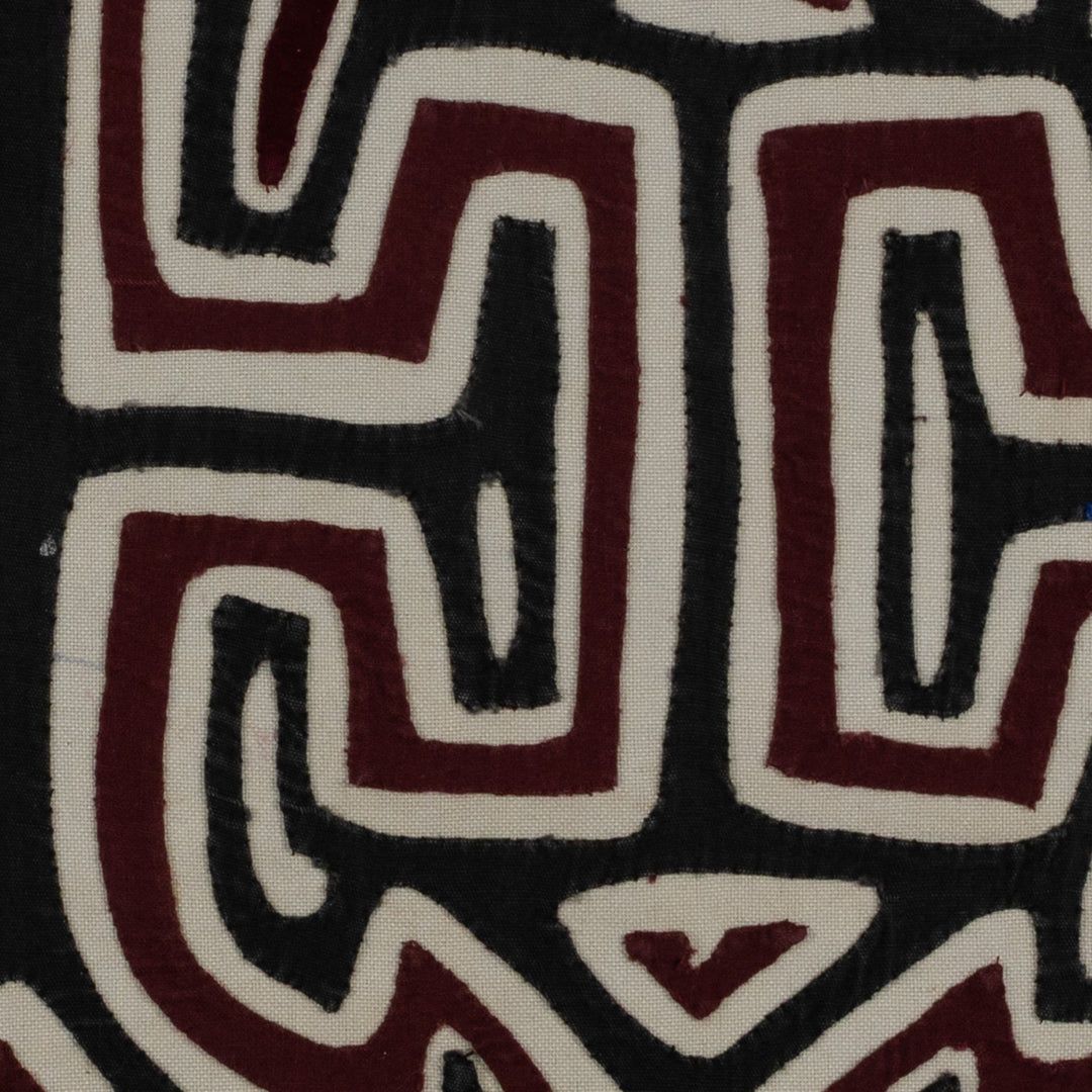 Black White And Red Optical Illusion Mola