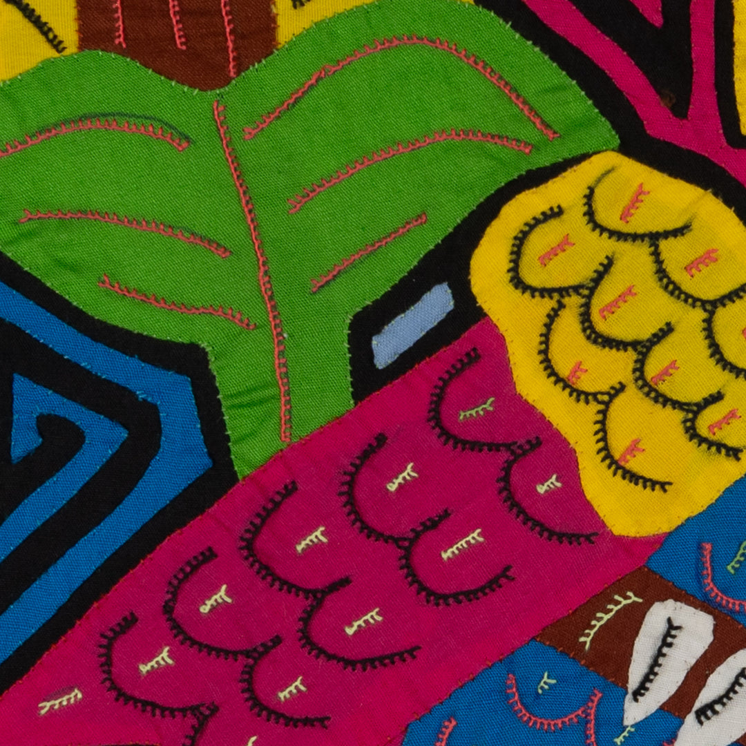 Fantasy Red Blue And Yellow Parrot Bird Mola