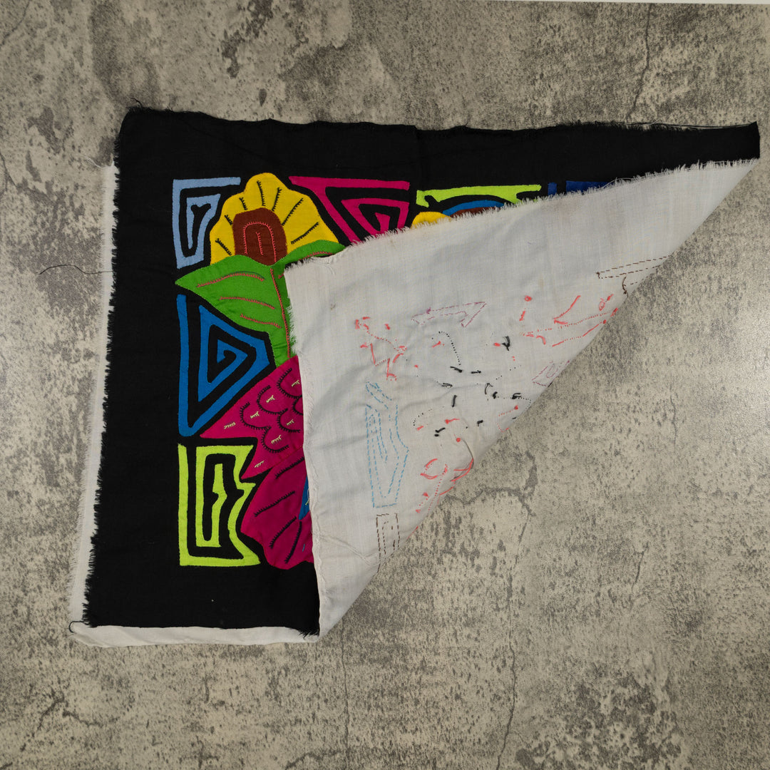 Fantasy Red Blue And Yellow Parrot Bird Mola