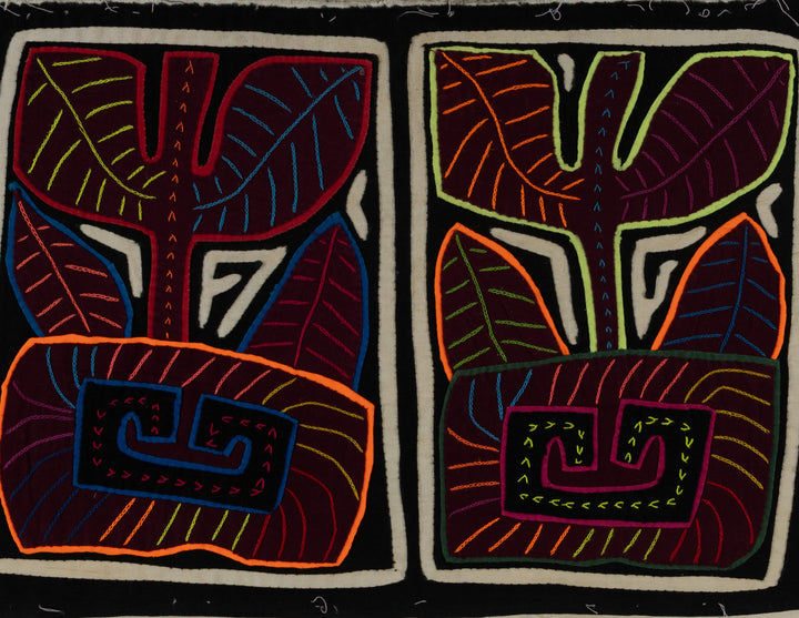 Black And White Potted Plant Mola