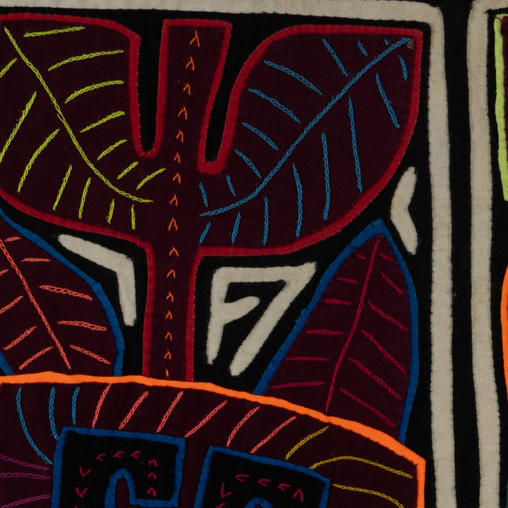 Black And White Potted Plant Mola