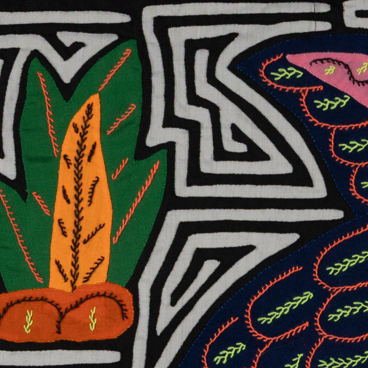 Queen Pink And Black Dolphin Mola