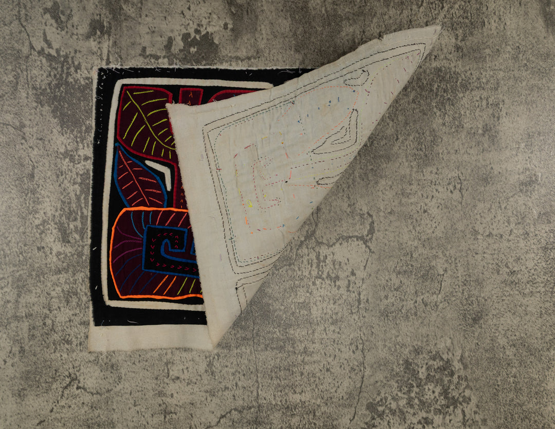 Black And White Potted Plant Mola