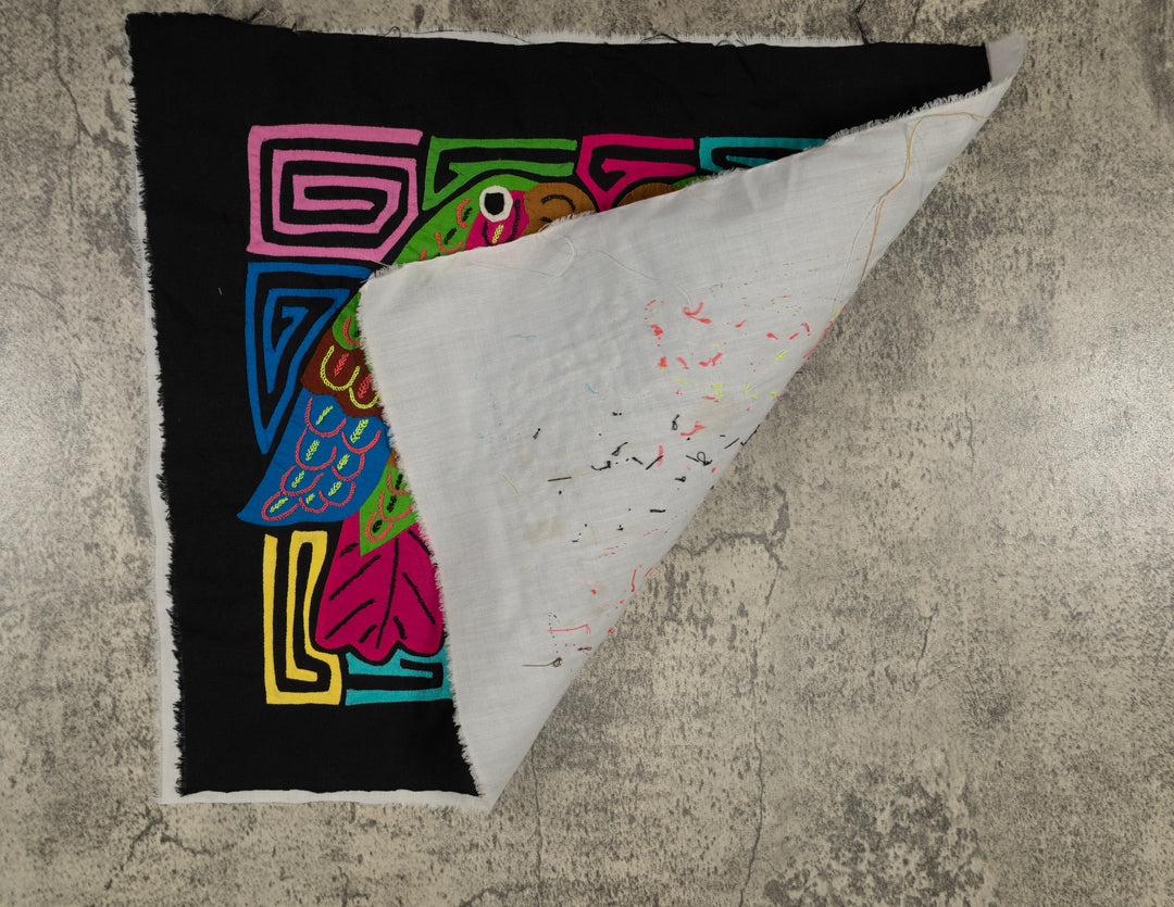 Tropical Parrots Facing Each Other Mola