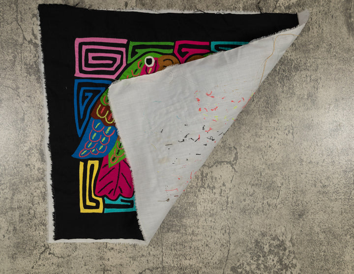 Tropical Parrots Facing Each Other Mola