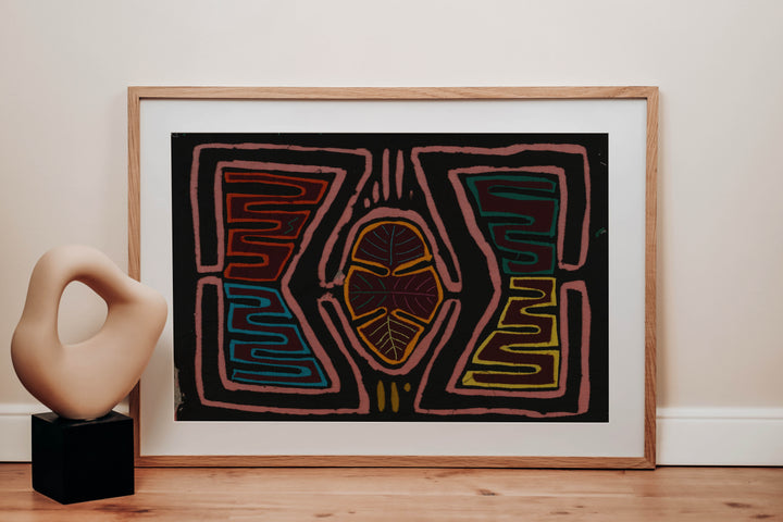 Black And Pink Damaged Classic Design Mola