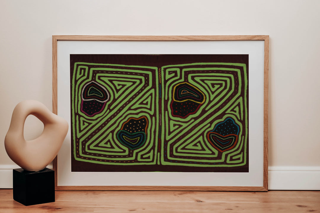 Maroon And Green Strawberry Fruit Mola