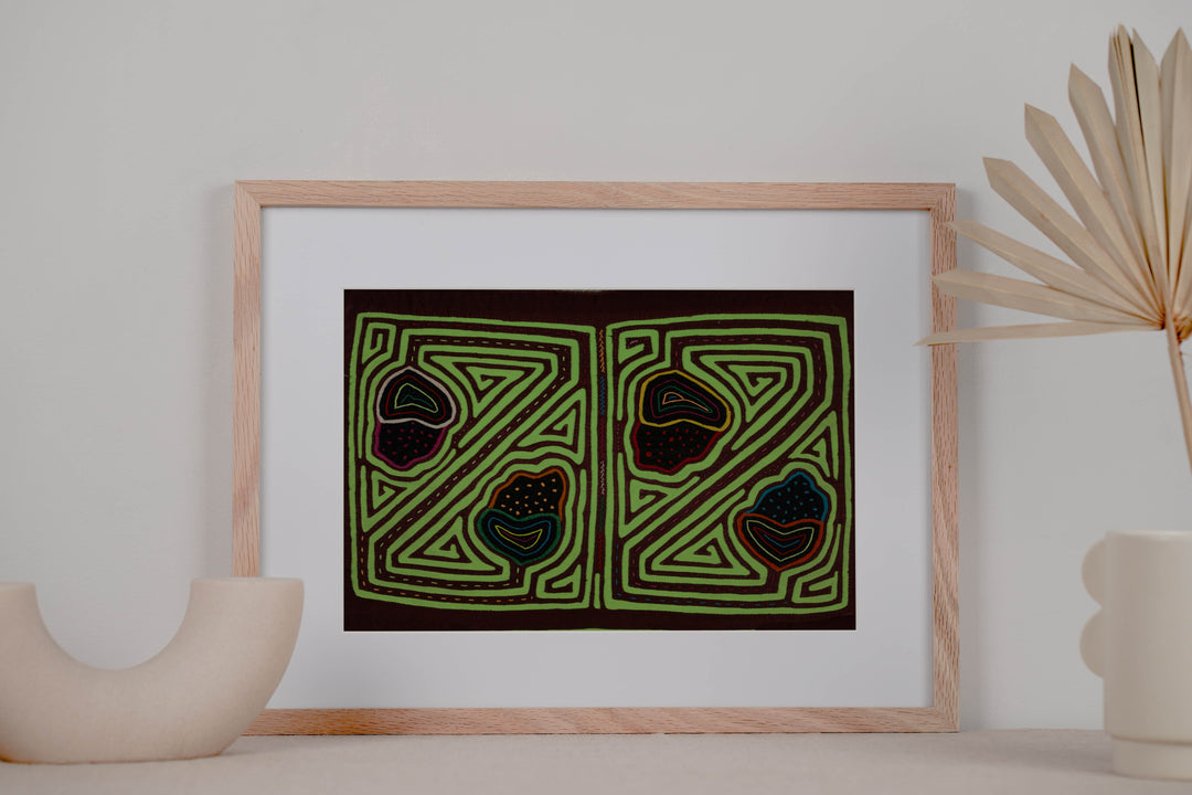 Maroon And Green Strawberry Fruit Mola