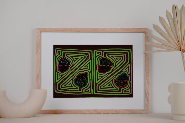 Maroon And Green Strawberry Fruit Mola