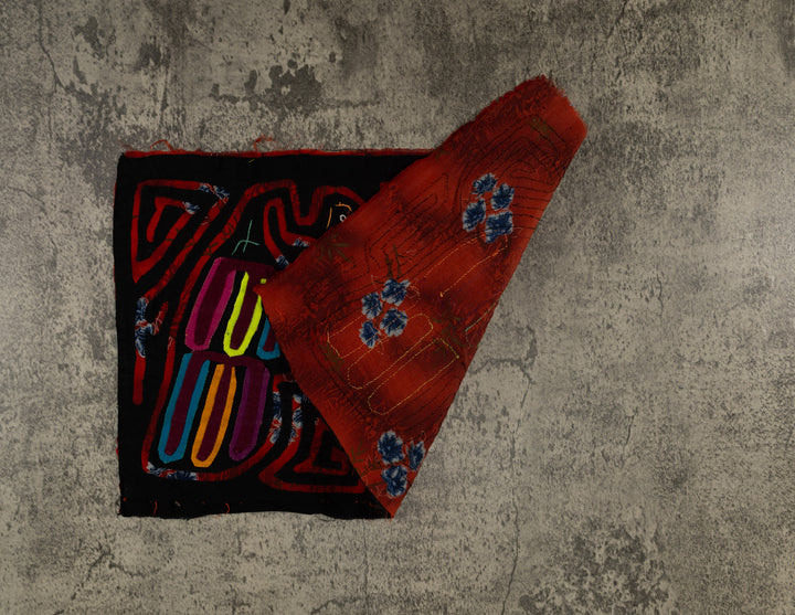 Vintage Black And Red Optical Illusion Frog Mola