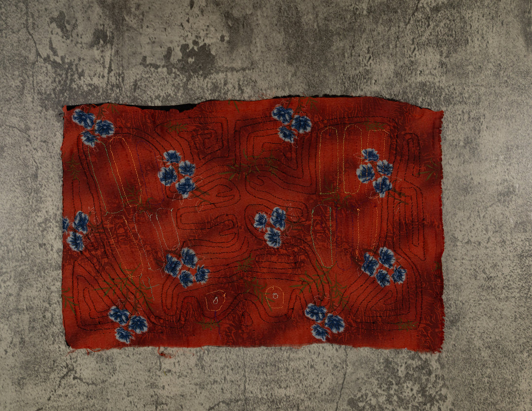 Vintage Black And Red Optical Illusion Frog Mola