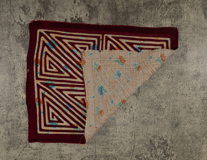 Vintage Background Material ZigZag Mola