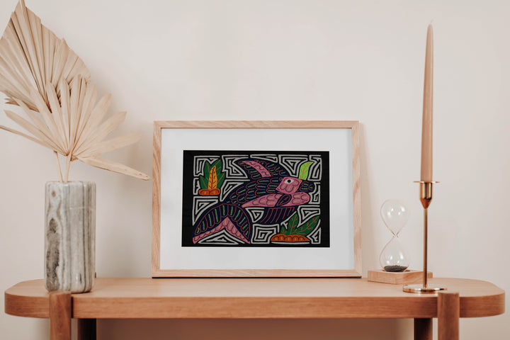 Queen Pink And Black Dolphin Mola