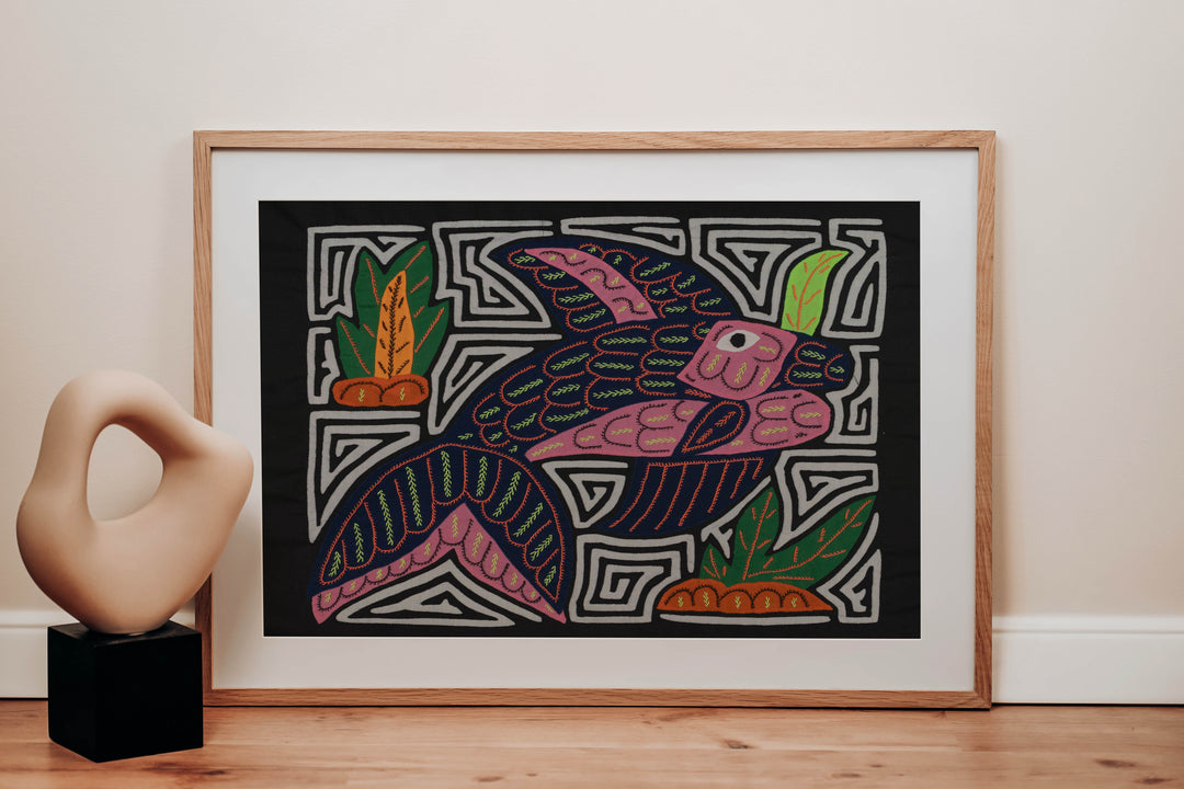 Queen Pink And Black Dolphin Mola