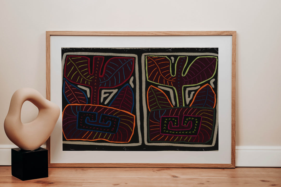 Black And White Potted Plant Mola