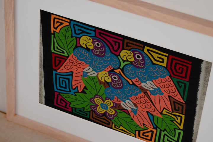 Panama Parrot Trio Mola