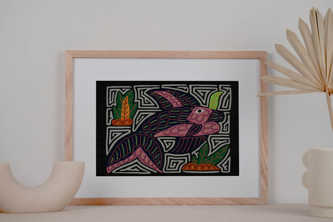 Queen Pink And Black Dolphin Mola