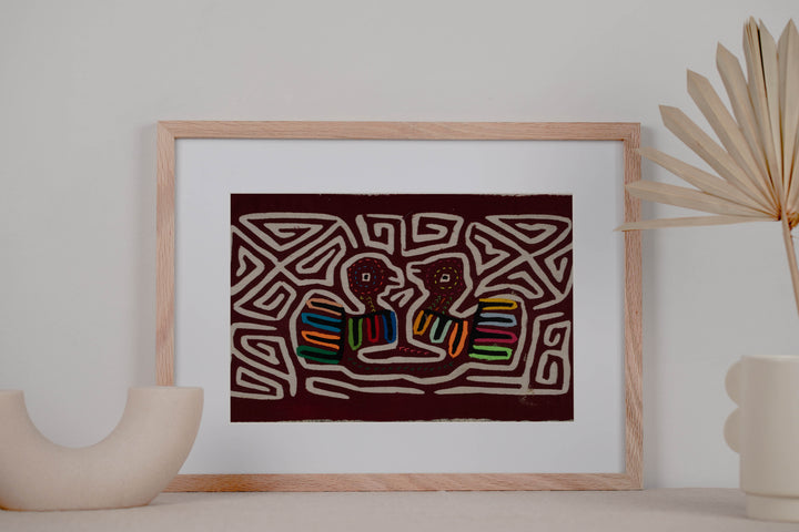 Traditional Burgundy And White Talking Chick Mola