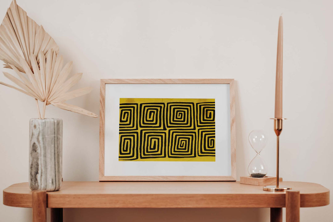 Vintage Yellow And Black Classic Design Mola