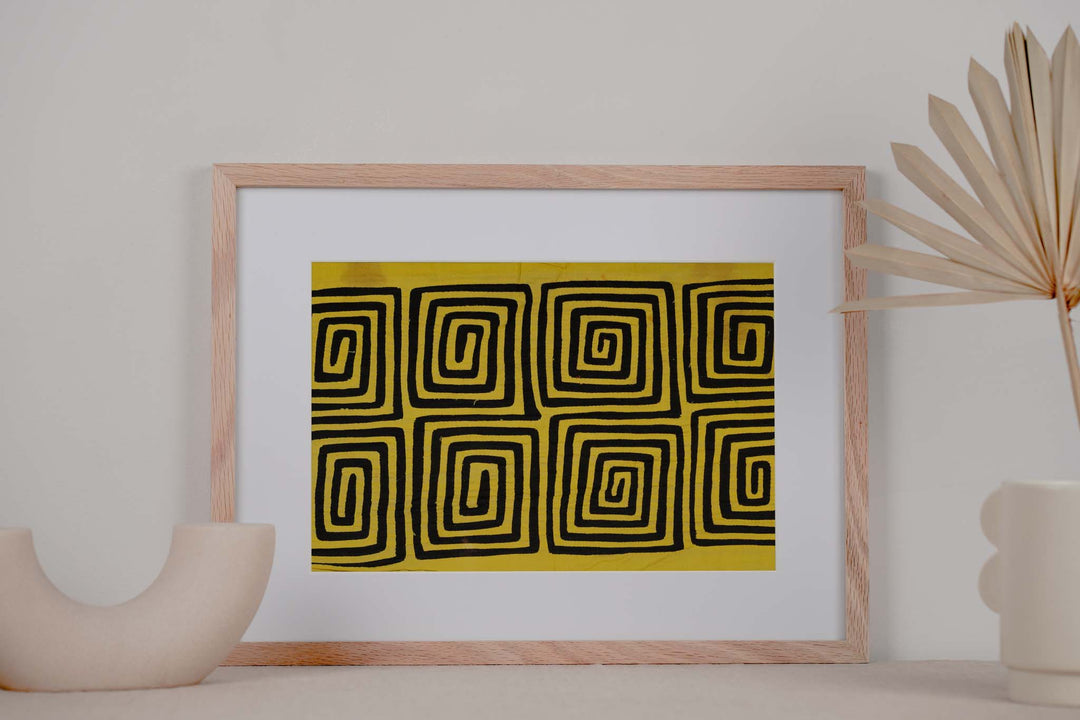 Vintage Yellow And Black Classic Design Mola