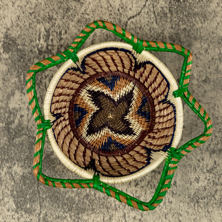 New Design Spinning Flower Hand Woven Plate Basket