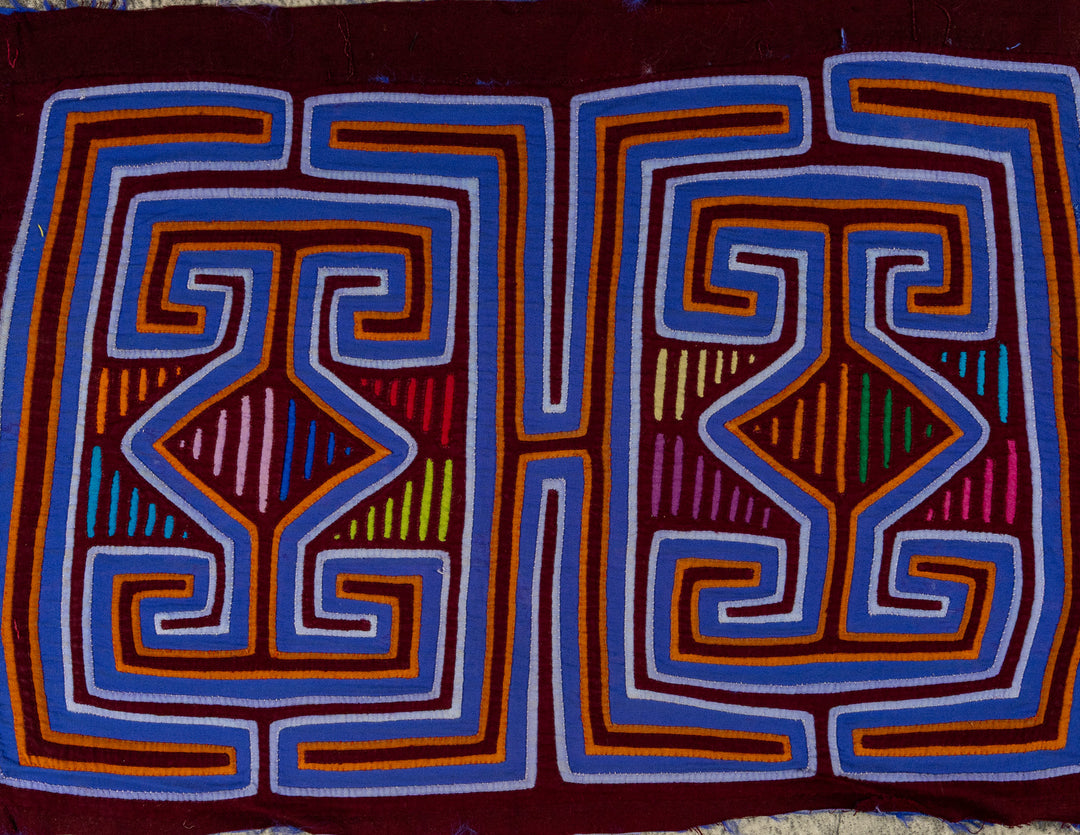 Maroon And Blue Funny Face Opitical Illusion Mola