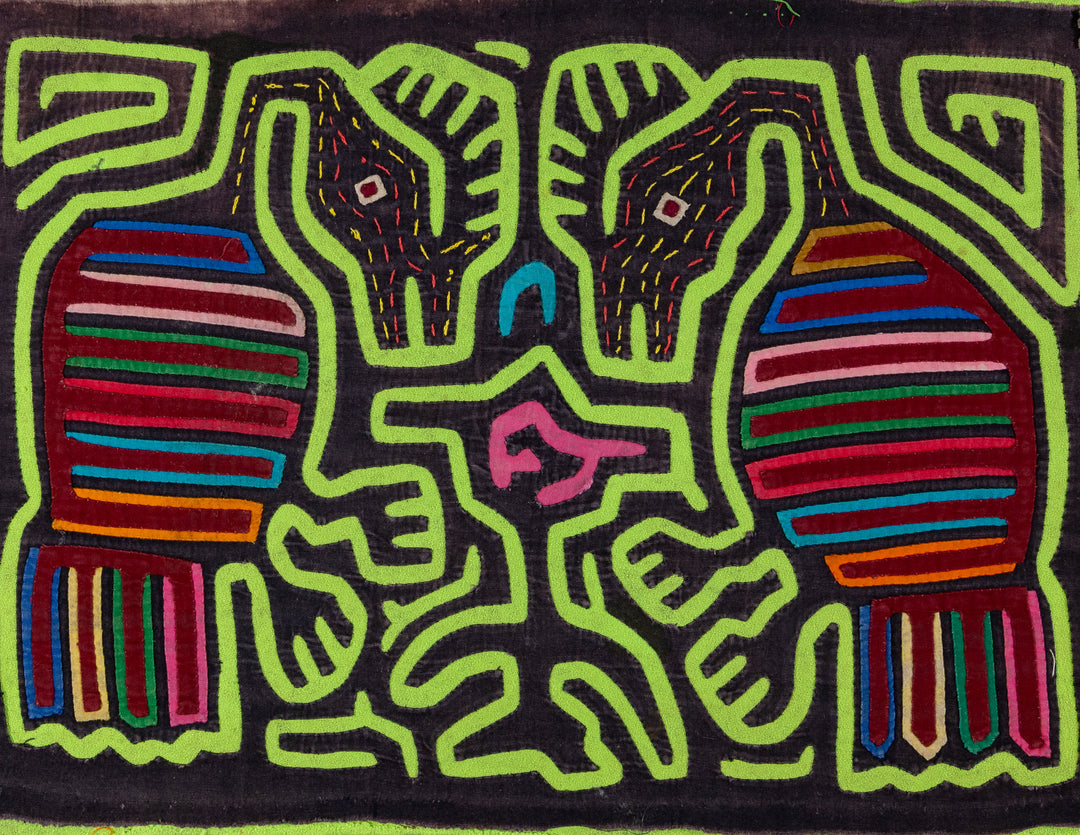 Black And Green Territorial Battle Mola