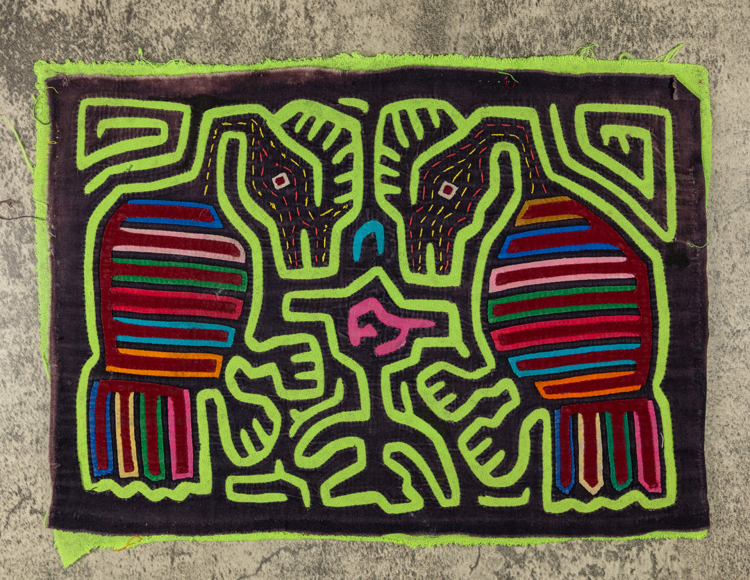 Black And Green Territorial Battle Mola