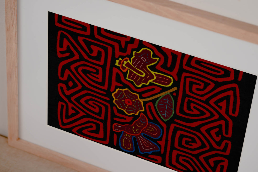 Black And Red Classic Design Mola