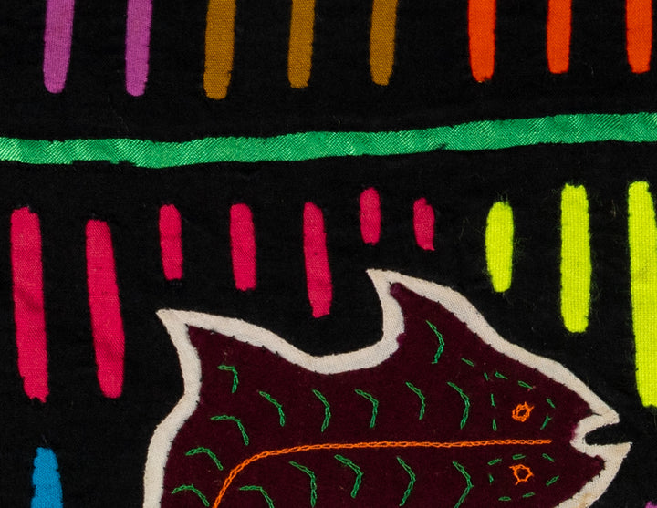 Neon Green Fish Aquarium Mola