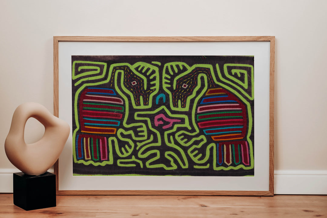 Black And Green Territorial Battle Mola