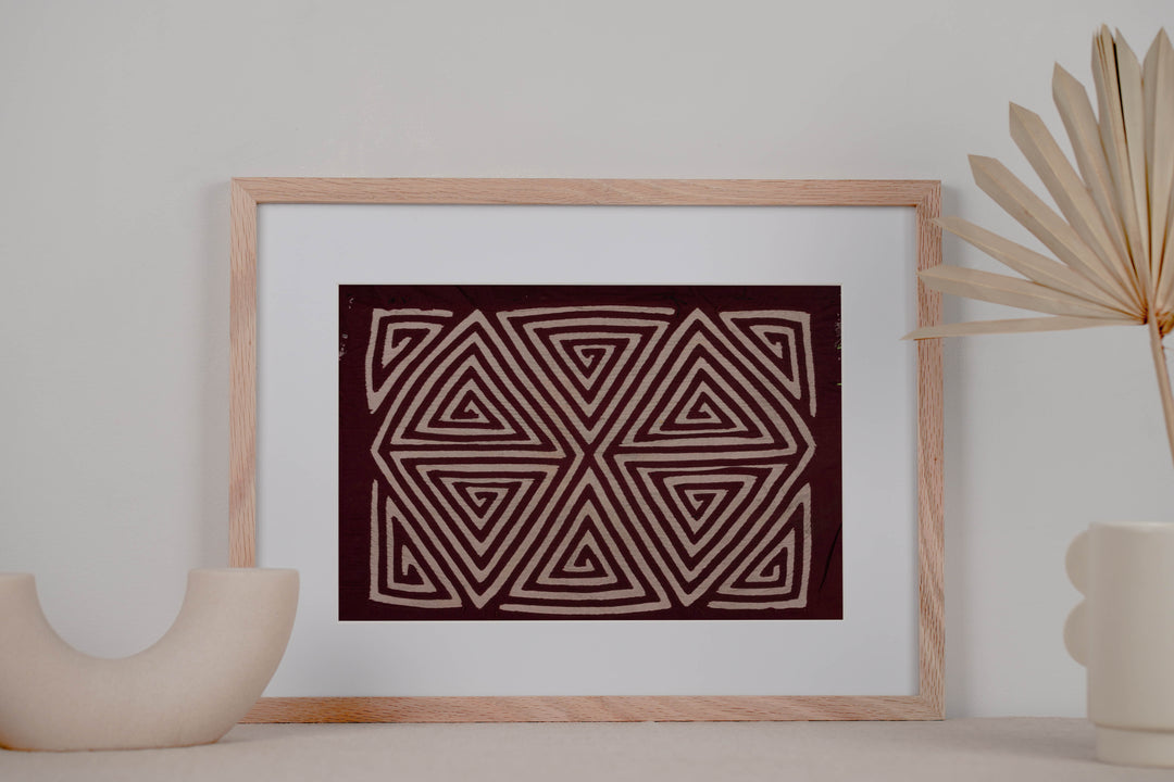 Burgundy And White Classic Design Mola