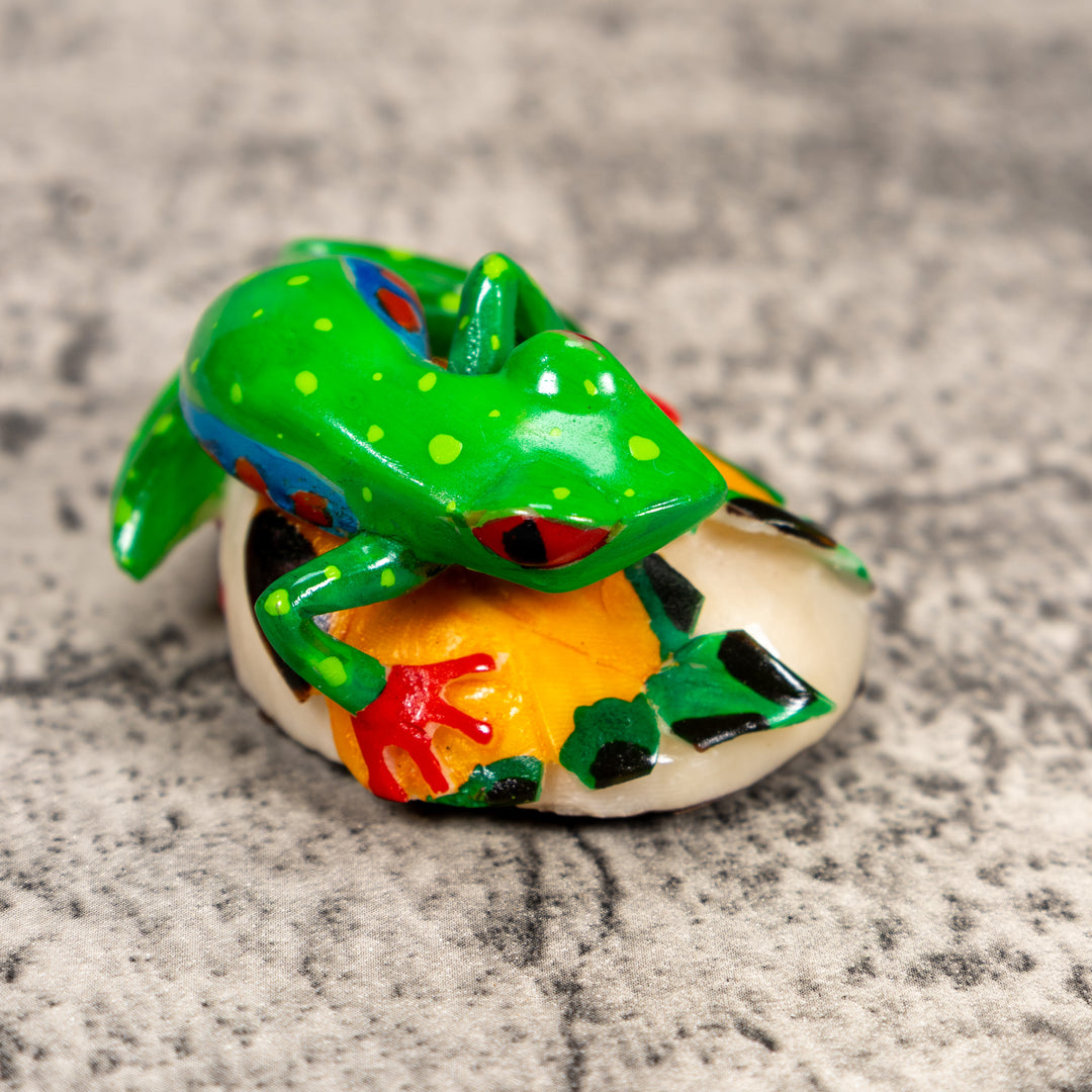 Red-Eye Tree Frog Tagua Carving