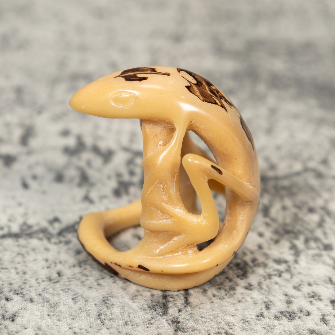 Natural White Gecko Lizard Tagua Carving